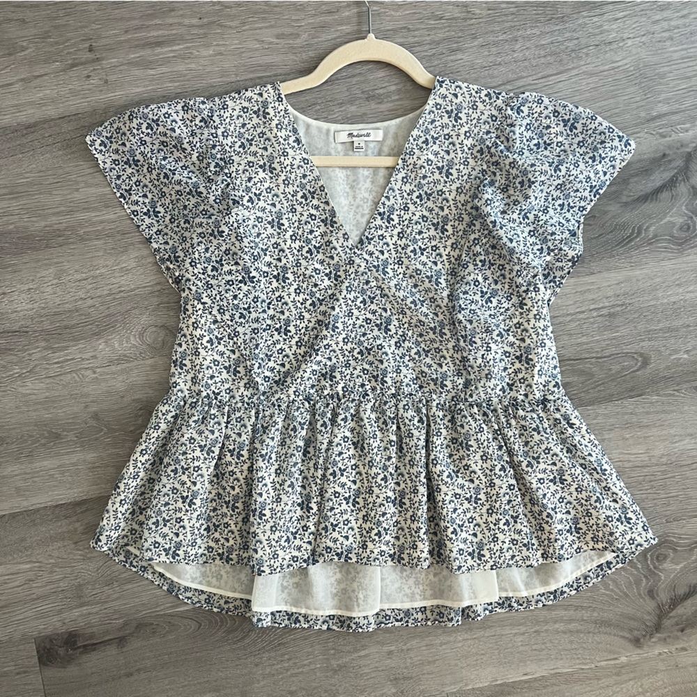 Blue and white floral madewell top - never worn
